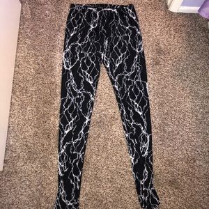 Lightning print leggings